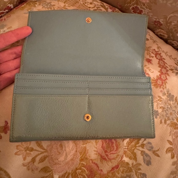 Yves Saint Laurent Mint Leather Wallet - Picture 4 of 16